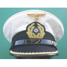 Kriegsmarine Kapitänleutnant Peaked Cap. (Removable white top)